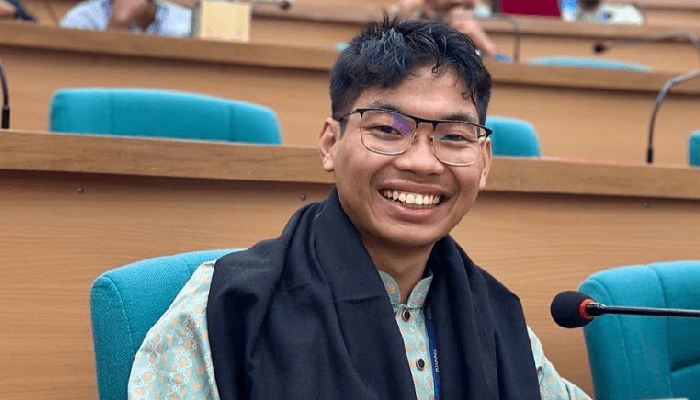 Thumbnail for ডাকসু থেকে পদত্যাগের ঘোষণা দিলেন সর্বমিত্র চাকমা