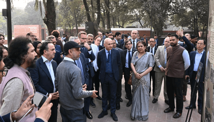 জুলাই স্মৃতি জাদুঘর পরিদর্শনে বিদেশি কূটনীতিকরা