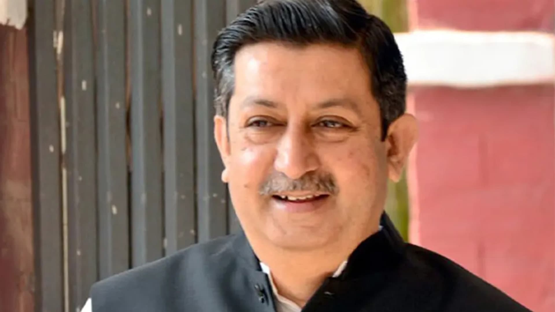 Thumbnail for ১২০ ব্যাংক হিসাব অবরুদ্ধ সাবেক এমপি সালাহউদ্দিনের পরিবারে