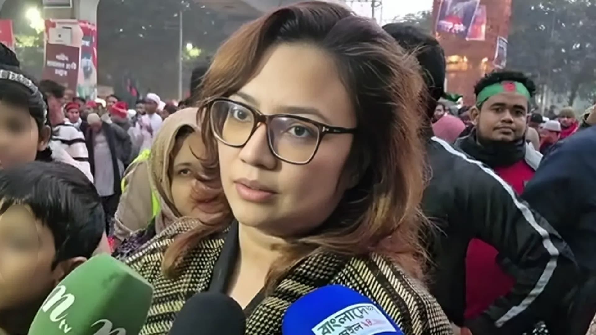 Thumbnail for হাদি হত্যার বিচার দাবিতে ঢাবি শিক্ষক মোনামীর কঠোর বার্তা