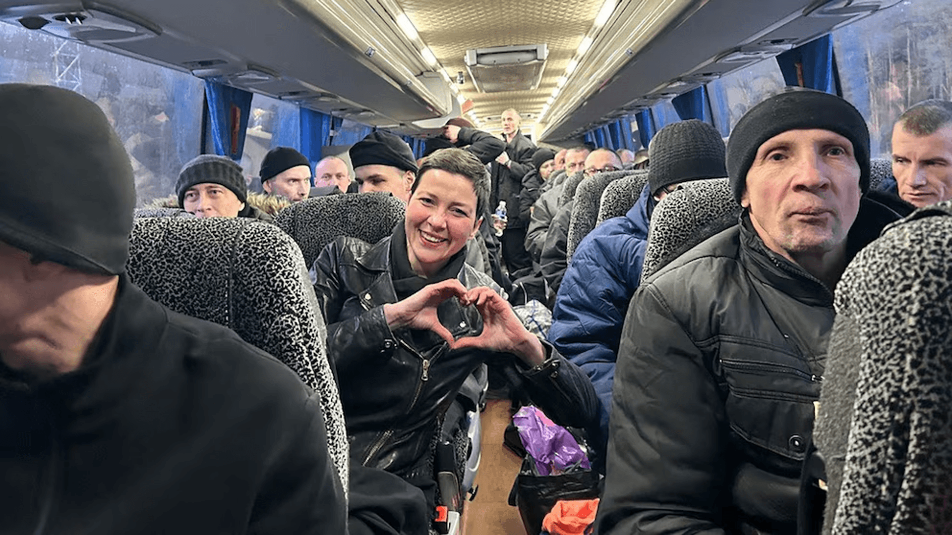 Thumbnail for যুক্তরাষ্ট্রের নিষেধাজ্ঞা প্রত্যাহারে ১২৩ বন্দিকে মুক্তি দিল বেলারুশ