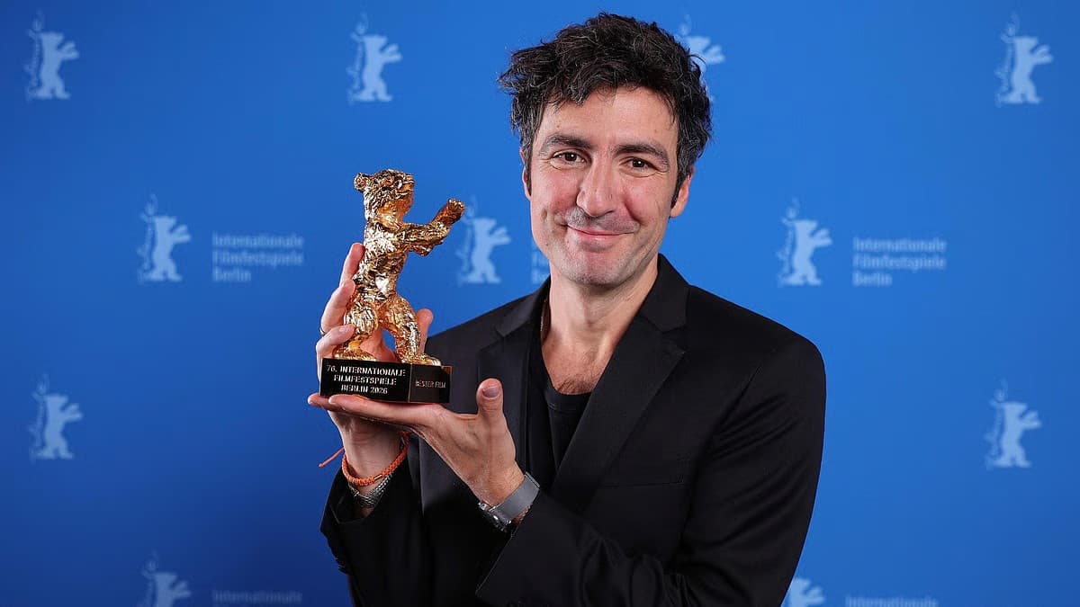 Thumbnail for বার্লিনালের মঞ্চে ‘ইয়েলো লেটার্স’-এর জয়জয়কার: স্বর্ণভালুক জিতলেন ইলকার চাতাক