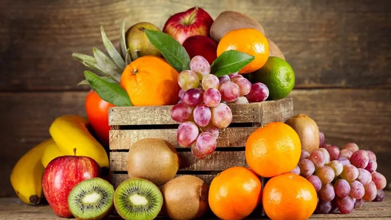 রমজানের শুরুতেই ফলের বাজারে আগুন: আপেল-মাল্টায় কেজিতে বাড়ল ৬০ টাকা