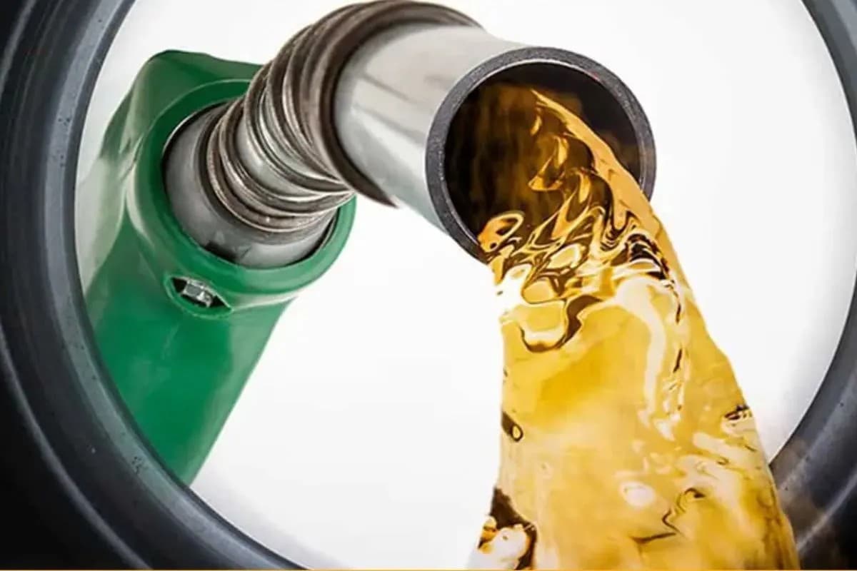 Thumbnail for মধ্যপ্রাচ্যে উত্তেজনা ও উৎপাদন সংকটে বিশ্ববাজারে তেলের দাম ঊর্ধ্বমুখী