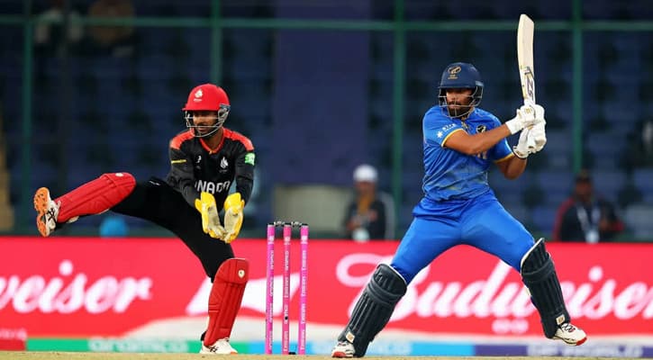 শেষ ওভারের নাটকীয়তায় বিশ্বকাপে আমিরাতের প্রথম জয়