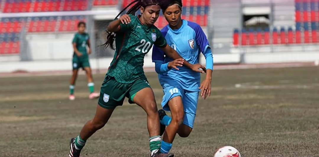 Thumbnail for ছোটদের নারী ফুটবলে ভারতের কাছে হেরে স্বপ্নভঙ্গ বাংলাদেশের