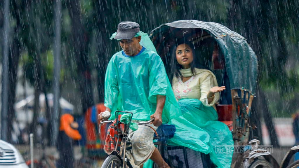 Thumbnail for বৃষ্টি ভেজা দিনে হাত, পা ও ত্বকের যত্ন