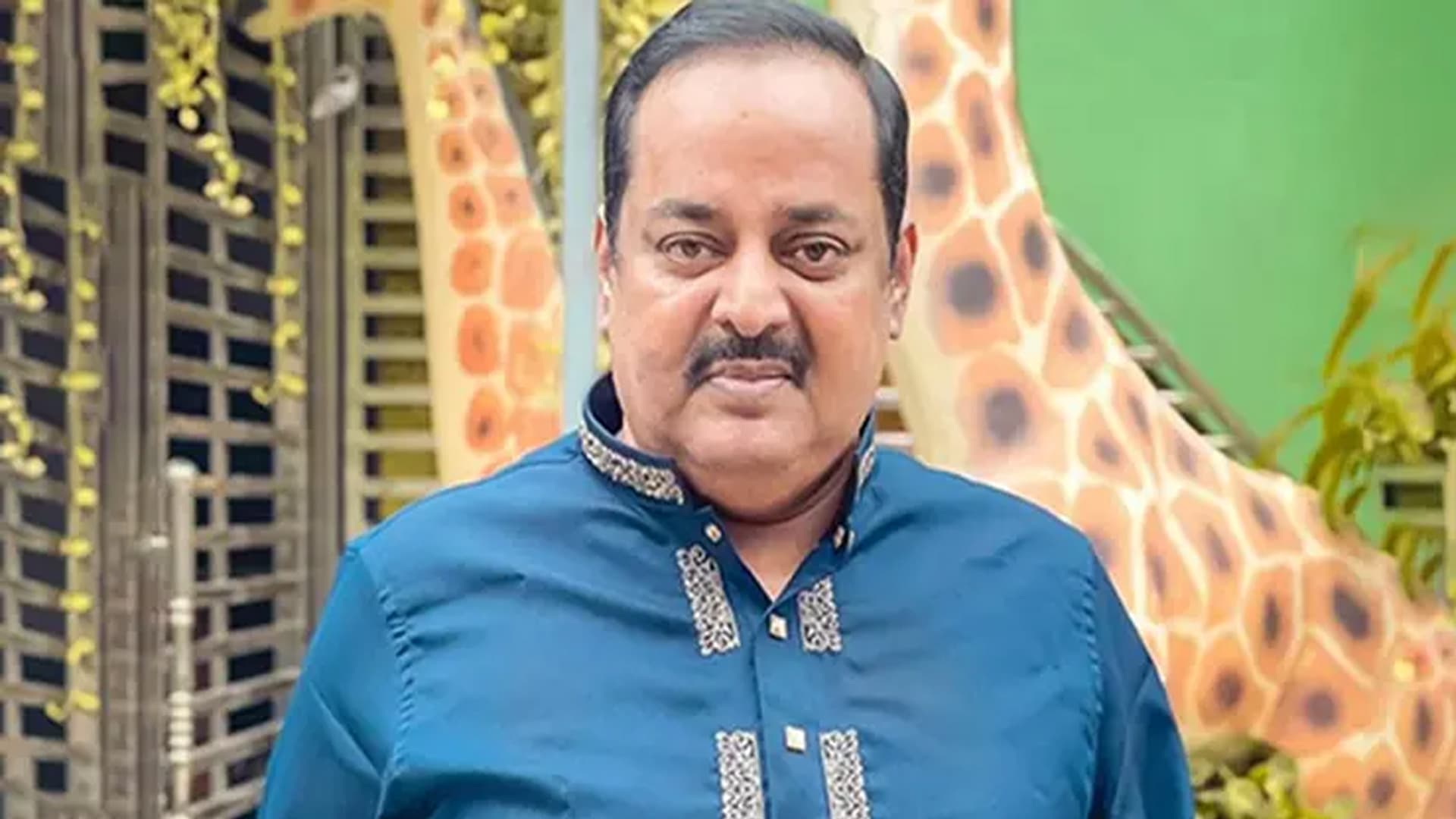 Thumbnail for পৈতৃক সম্পত্তি নিয়ে বোনদের হুমকি—ডিপজলকে ঘিরে নতুন বিতর্ক