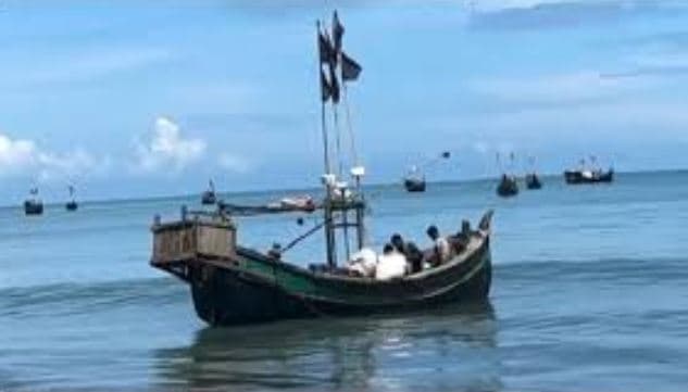 Thumbnail for আরাকান আর্মির হাতে দুই ট্রলারসহ ১২ জেলে আটক