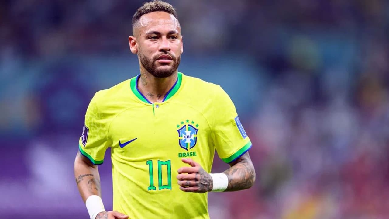 Thumbnail for ফুটবলকে বিদায় জানাবেন নেইমার? বছরের শেষেই অবসরের ইঙ্গিত