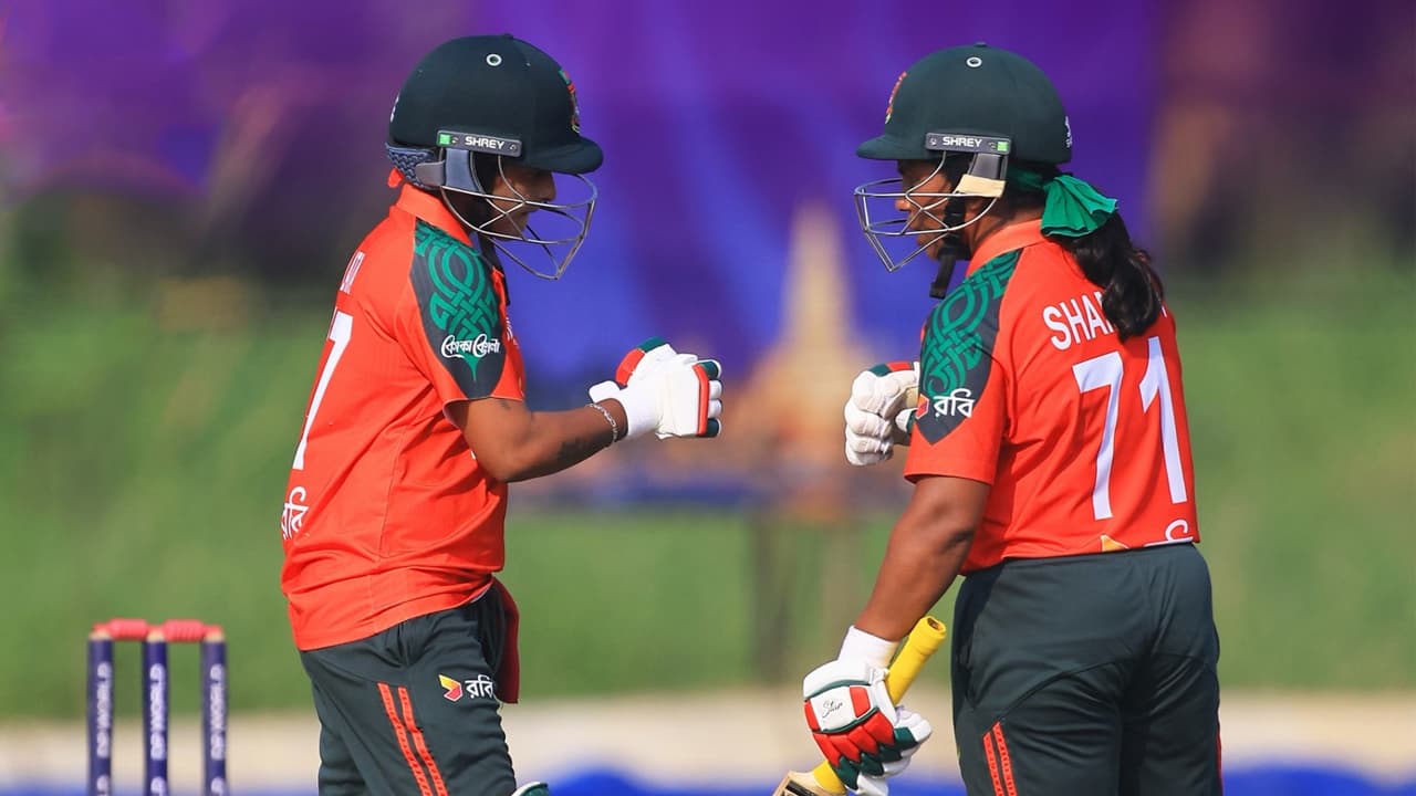 Thumbnail for শেষ ওভারের চার-ছক্কায় সেমিফাইনালে বাংলাদেশ