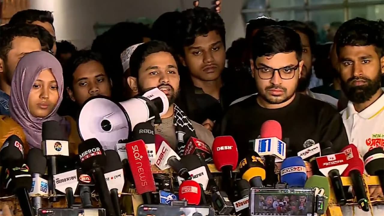 Thumbnail for ওসমান হাদিকে হত্যার বিষয়ে জানাতে সরকারকে ইনকিলাব মঞ্চের ২৪ ঘণ্টার আলটিমেটাম