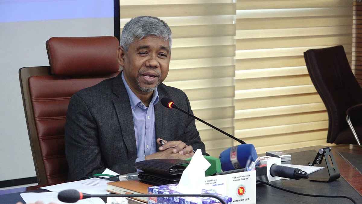 Thumbnail for ‘আমরা ঋণের ফাঁদে পড়ে গেছি’: এনবিআর চেয়ারম্যান