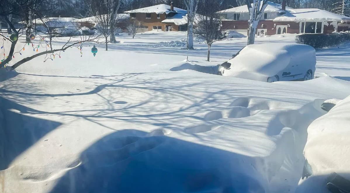 Thumbnail for যুক্তরাষ্ট্রে তুষারঝড়ে বিদ্যুৎ ও যোগাযোগ বিচ্ছিন্ন লাখো মানুষ